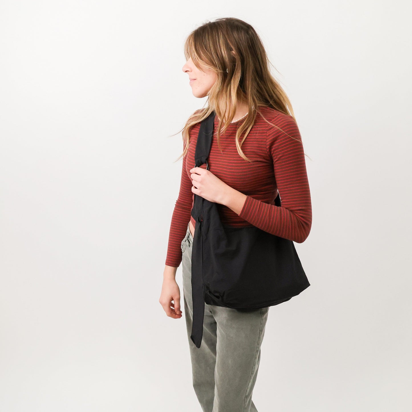 Small Slouchy Shoulder Bag - Black - Thread®