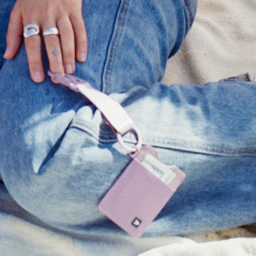 Vertical Leather Wallet - Mauve - Thread®