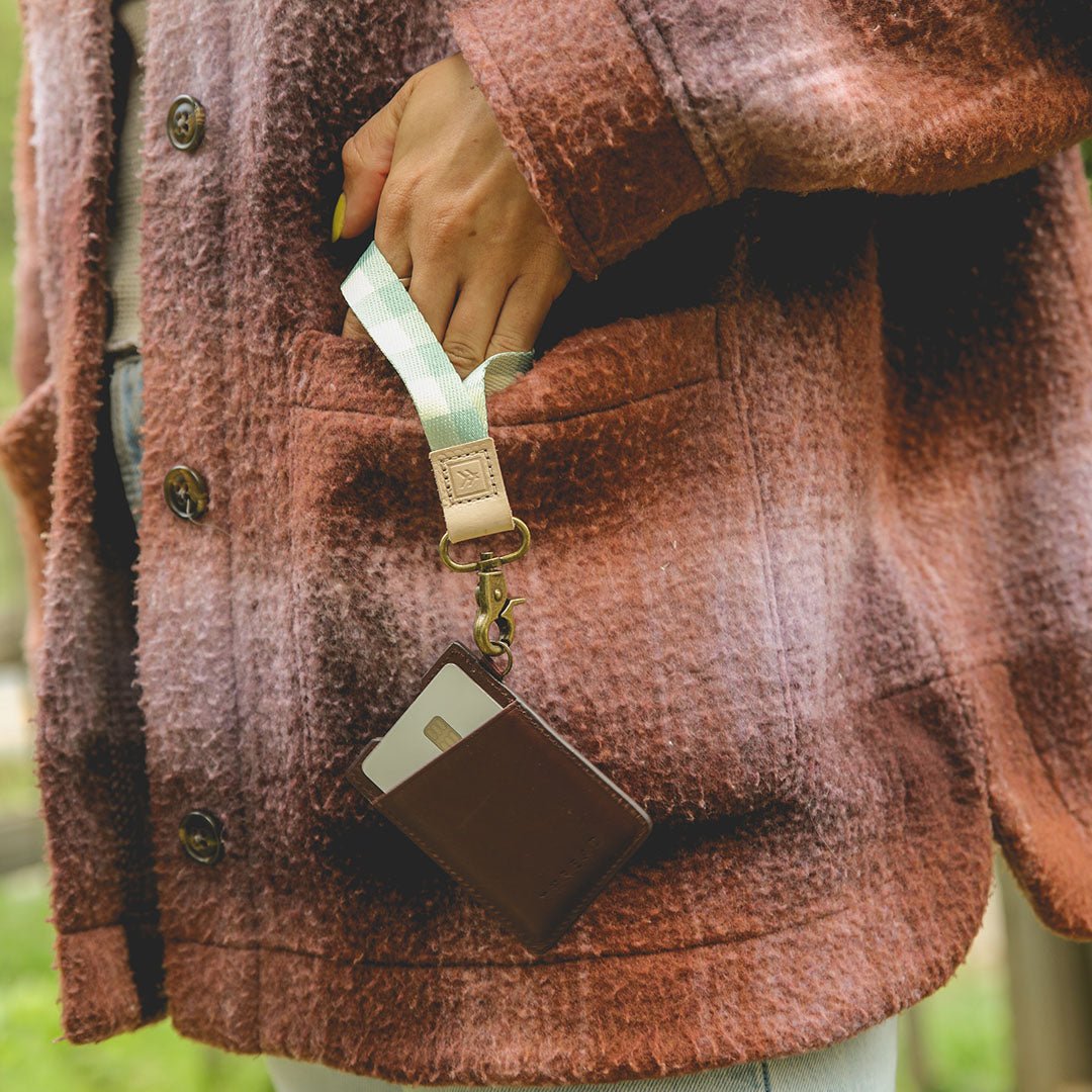 Vertical Leather Wallet - Chocolate - Thread®