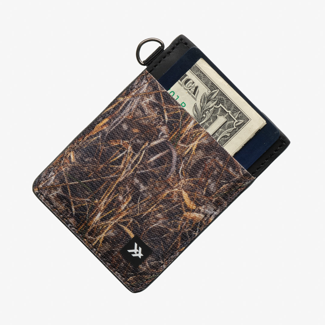 Vertical Leather Wallet - Realtree Max - Thread®