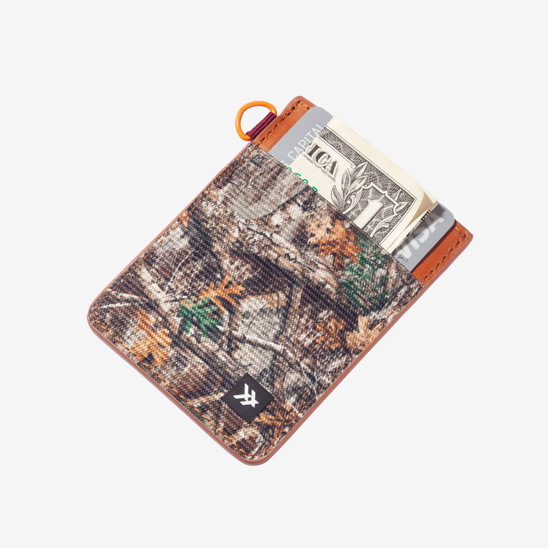 Vertical Leather Wallet - Realtree Edge - Thread®