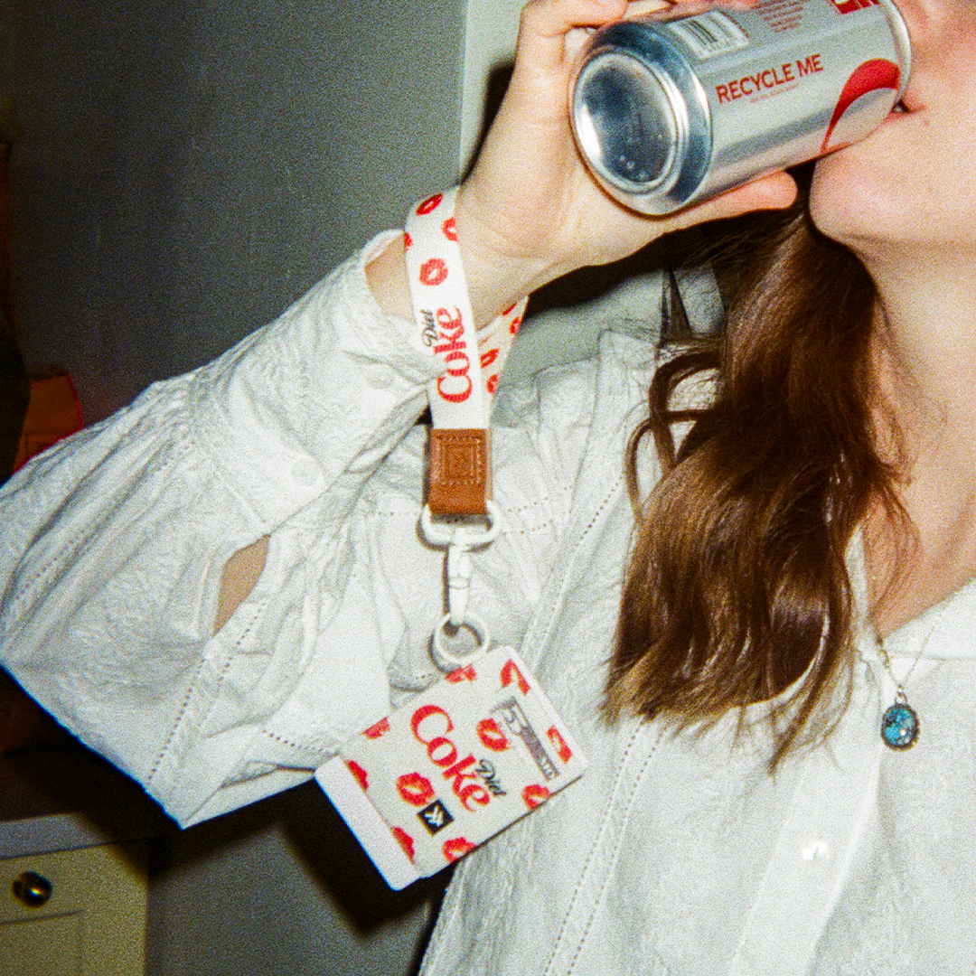 Elastic Wallet - Diet Coke Kiss - Thread®