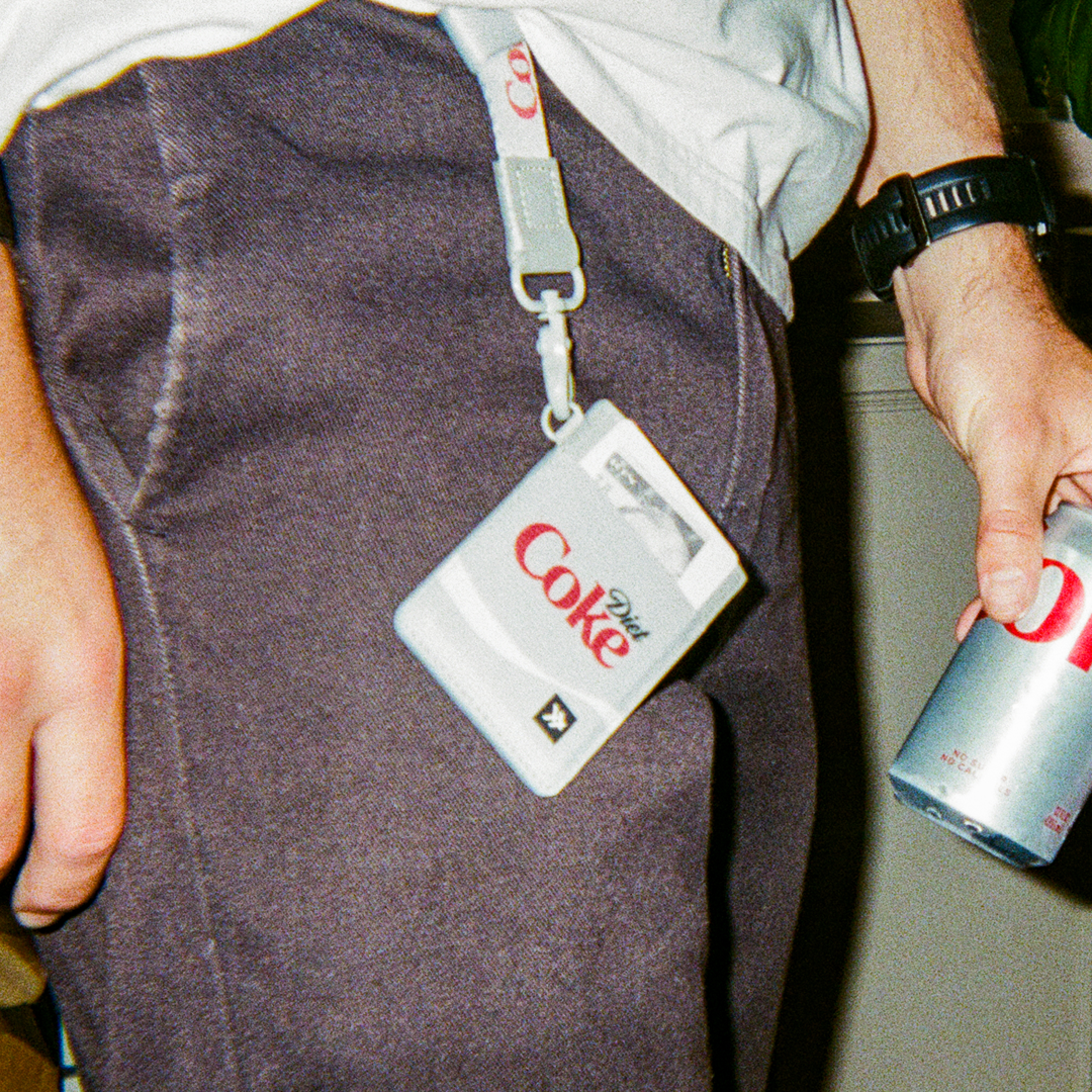 Vertical Leather Wallet - Diet Coke Logo - Thread®