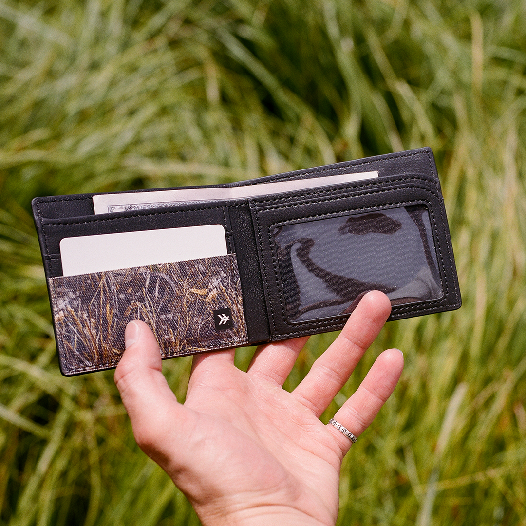 Vegan Leather Bifold Wallet - Realtree Max - Thread®